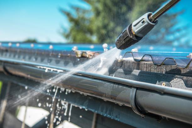 Best Roof Power Washing Services  in Oswego, KS