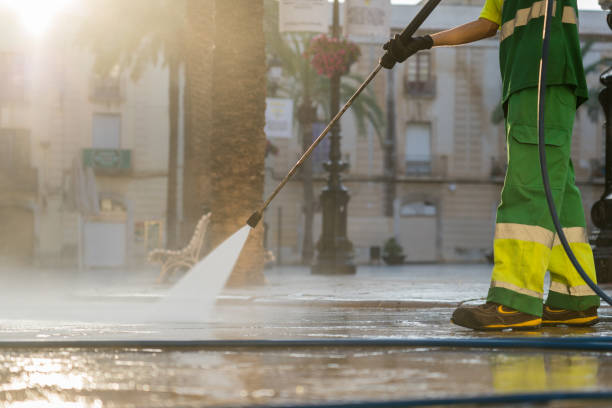 Best Garage Pressure Washing  in Oswego, KS
